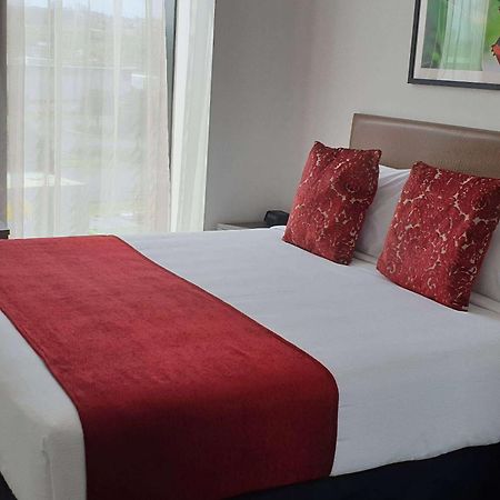 Ramada Suites By Wyndham Auckland Manukau Pacfic Centre Extérieur photo