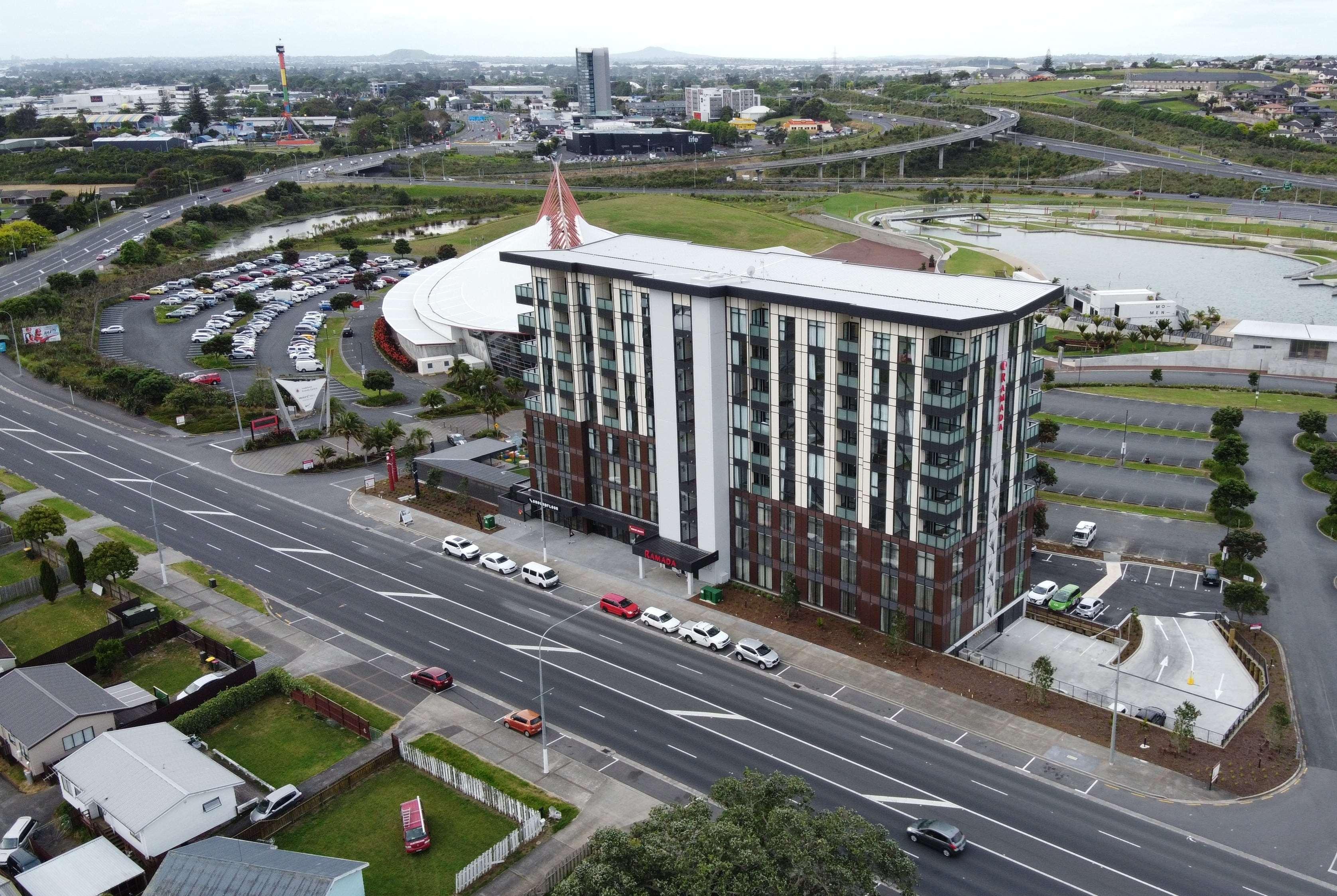 Ramada Suites By Wyndham Auckland Manukau Pacfic Centre Extérieur photo