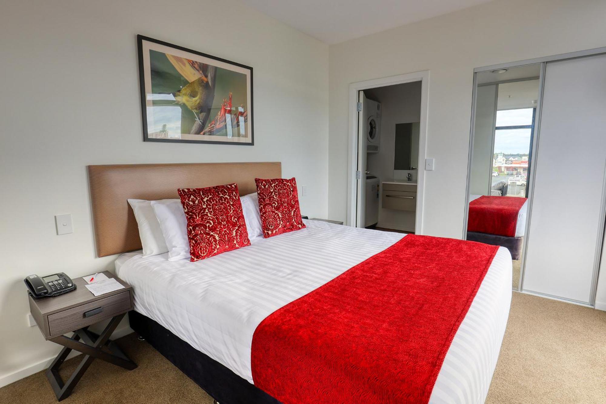 Ramada Suites By Wyndham Auckland Manukau Pacfic Centre Extérieur photo