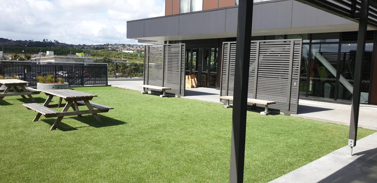 Ramada Suites By Wyndham Auckland Manukau Pacfic Centre Extérieur photo