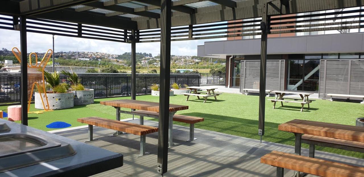 Ramada Suites By Wyndham Auckland Manukau Pacfic Centre Extérieur photo