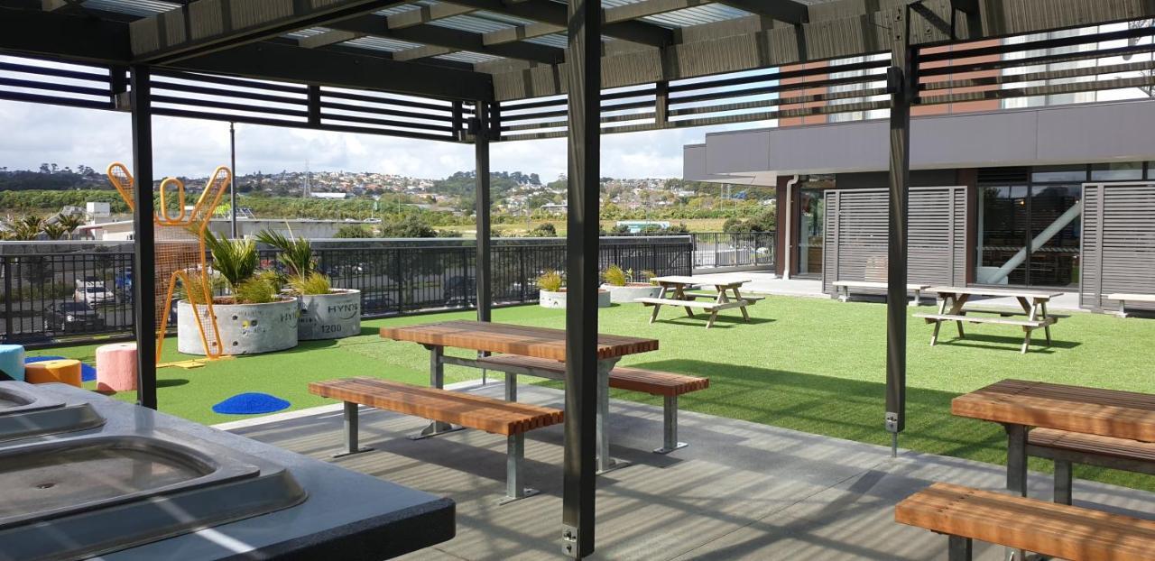 Ramada Suites By Wyndham Auckland Manukau Pacfic Centre Extérieur photo